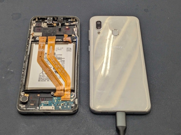 AQUOSsense4 画面修理 画面交換 Android修理 スマホ修理 スマホ画面 ガラス割れ