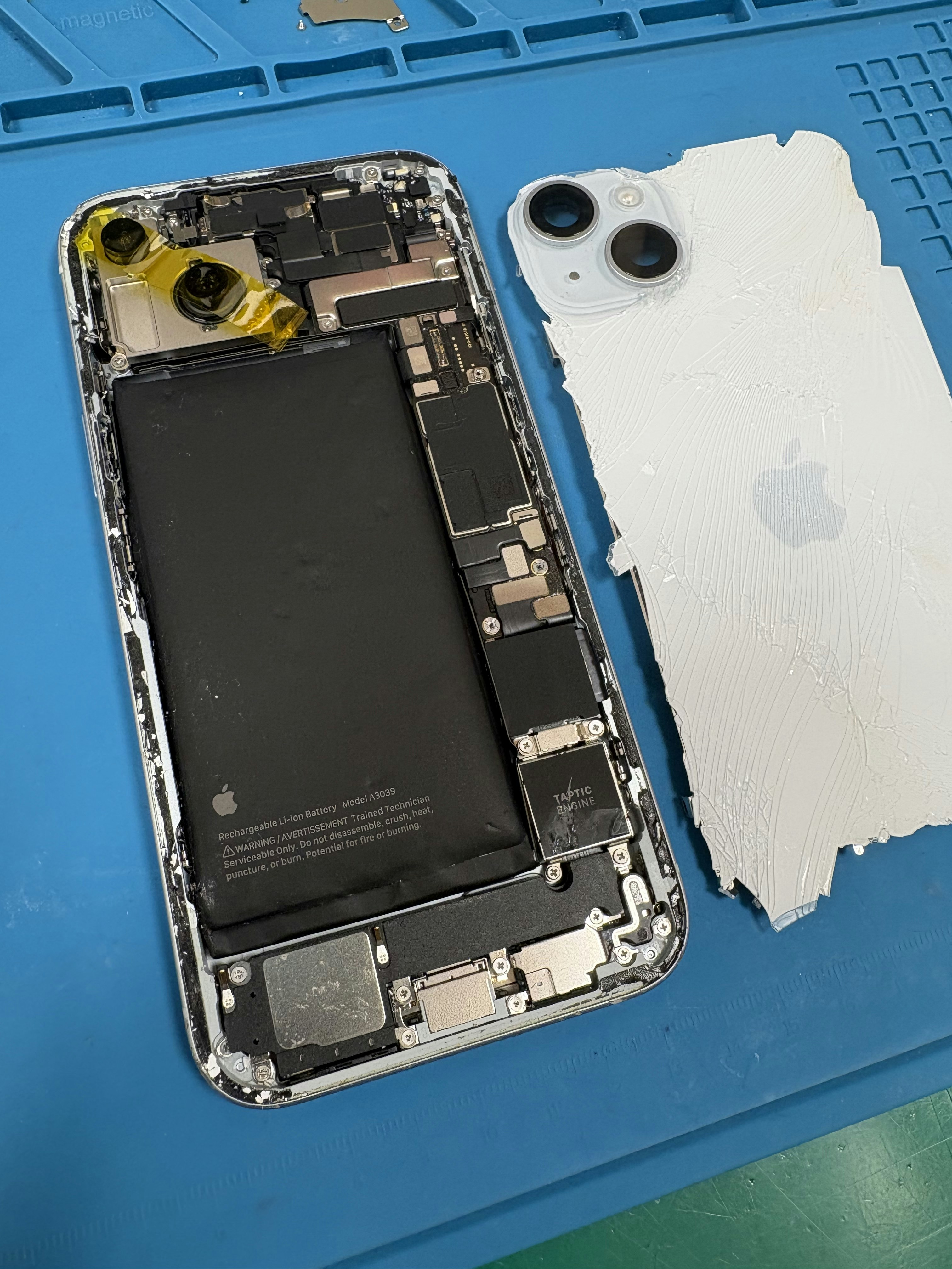 豊橋 iPhone修理 背面パネル交換
