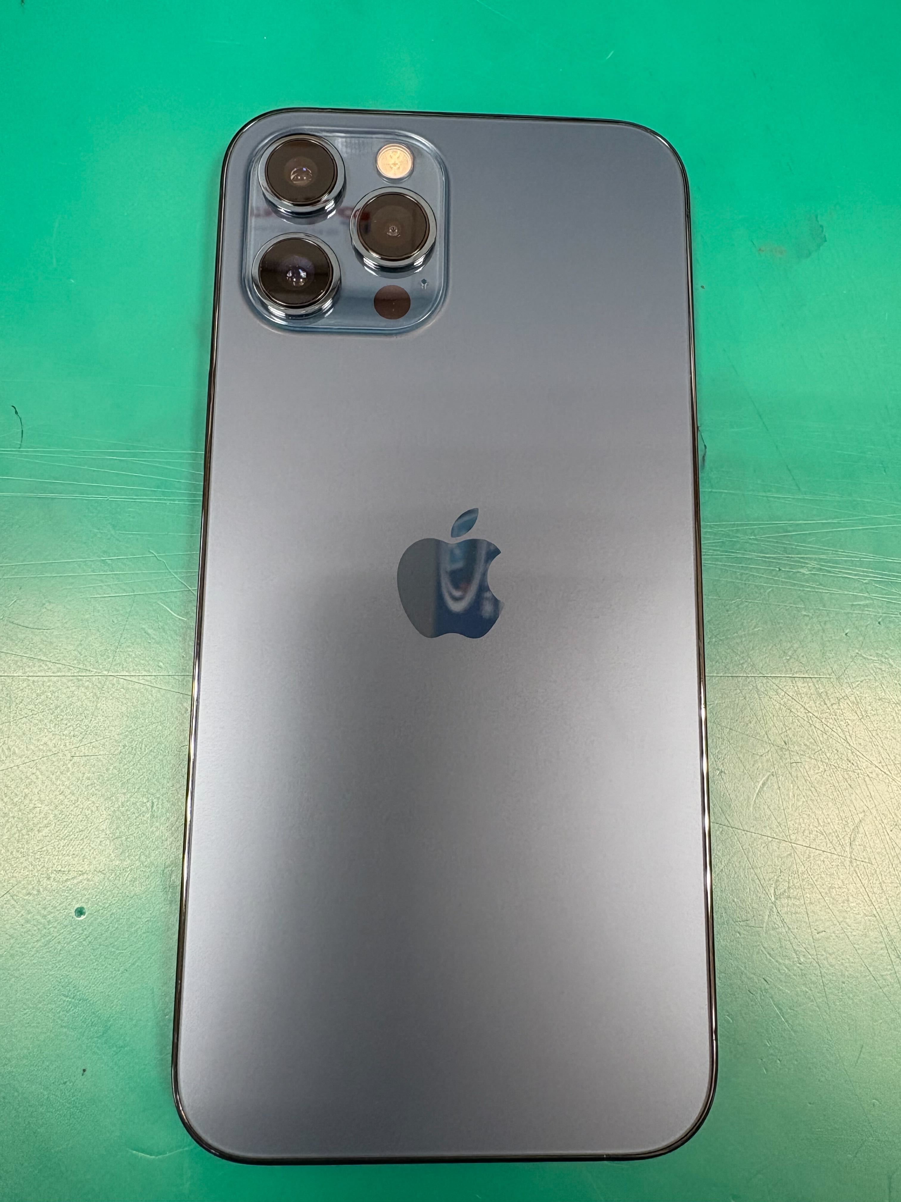 iPhone12ProMAX 背面割れ😨 背面交換【イオン豊橋南】