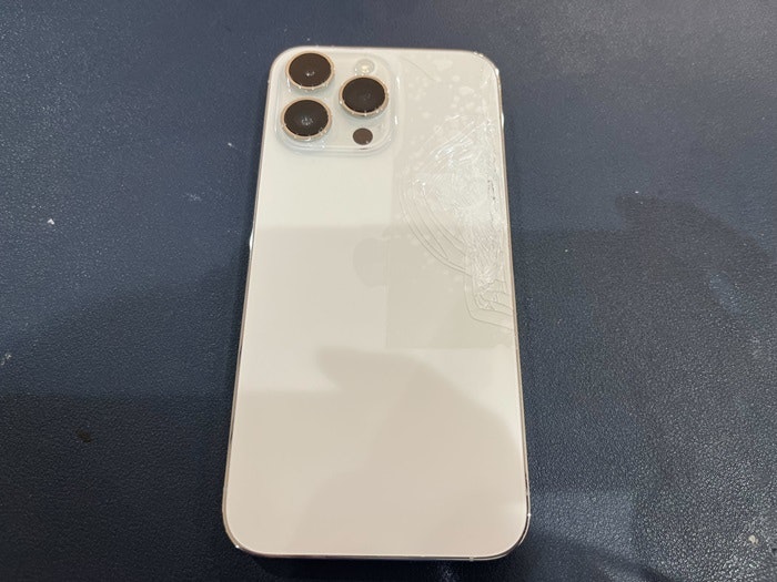 iPhone 14ProMax 背面交換　背面修理　背面割れ　裏側修理　
