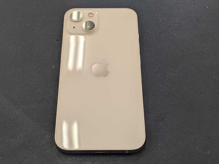 iPhone 13 あいふぉん　アイフォン　充電減りはやい　サービス表記　経年劣化　すぐ落ちる　充電たまらない　バッテリー交換