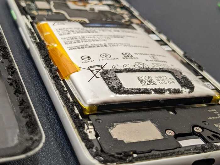 Pixel ピクセル　ぴくせる　Pixel 3　膨らんでいる　膨張　背面剥がれ　浮いている　充電減りはやい　本体熱い　電源落ちる　交換　修理　