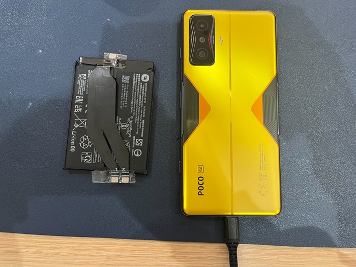 豊田市】Xiaomi Poco F4 GT バッテリー交換 まちスマGAZA豊田店