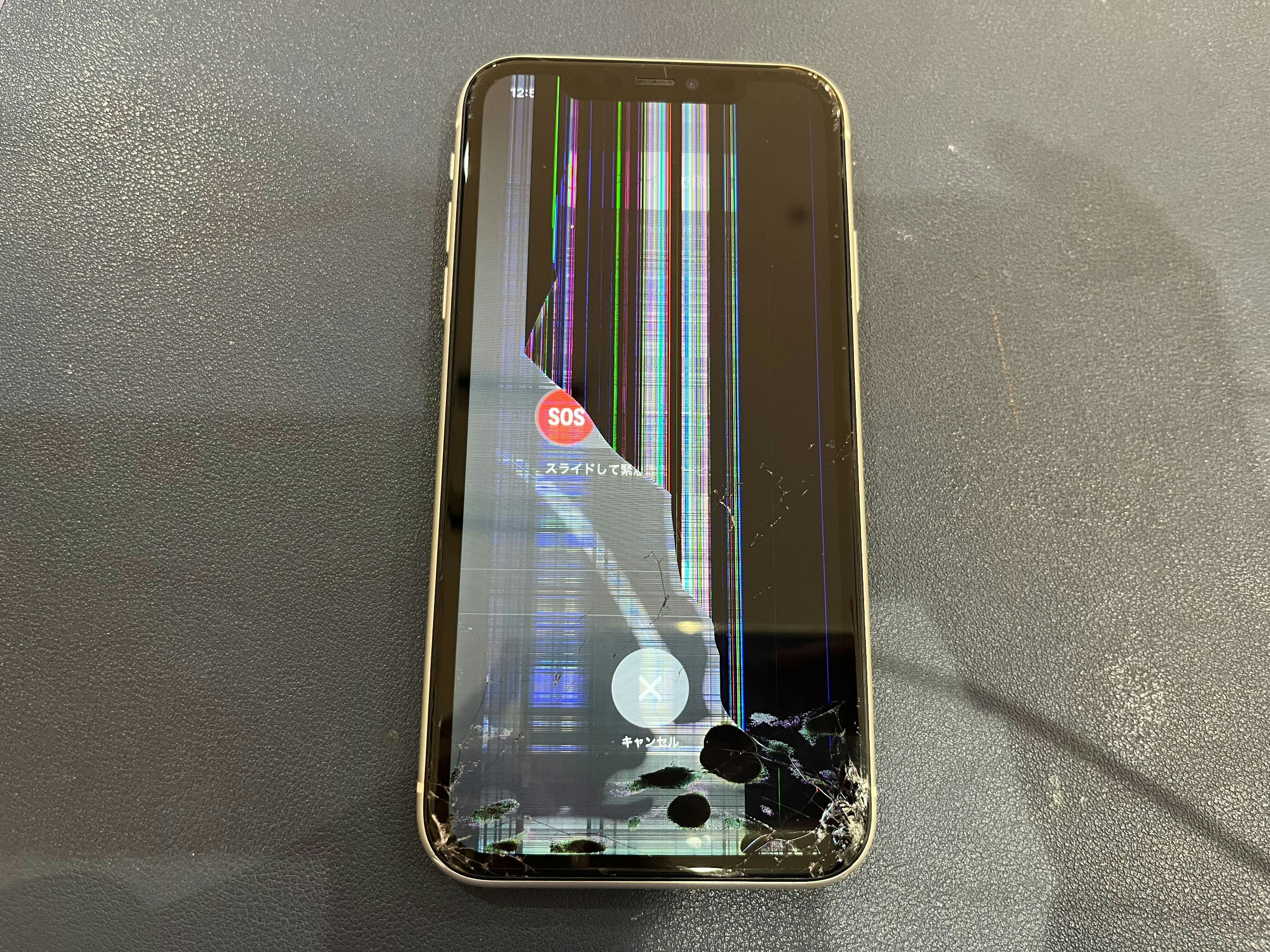 iPhone11　iPhone　iPhone修理　即日　スマホ　スマホ修理　画面交換　画面割れ　豊川　豊橋　新城　蒲郡　湖西　浜松