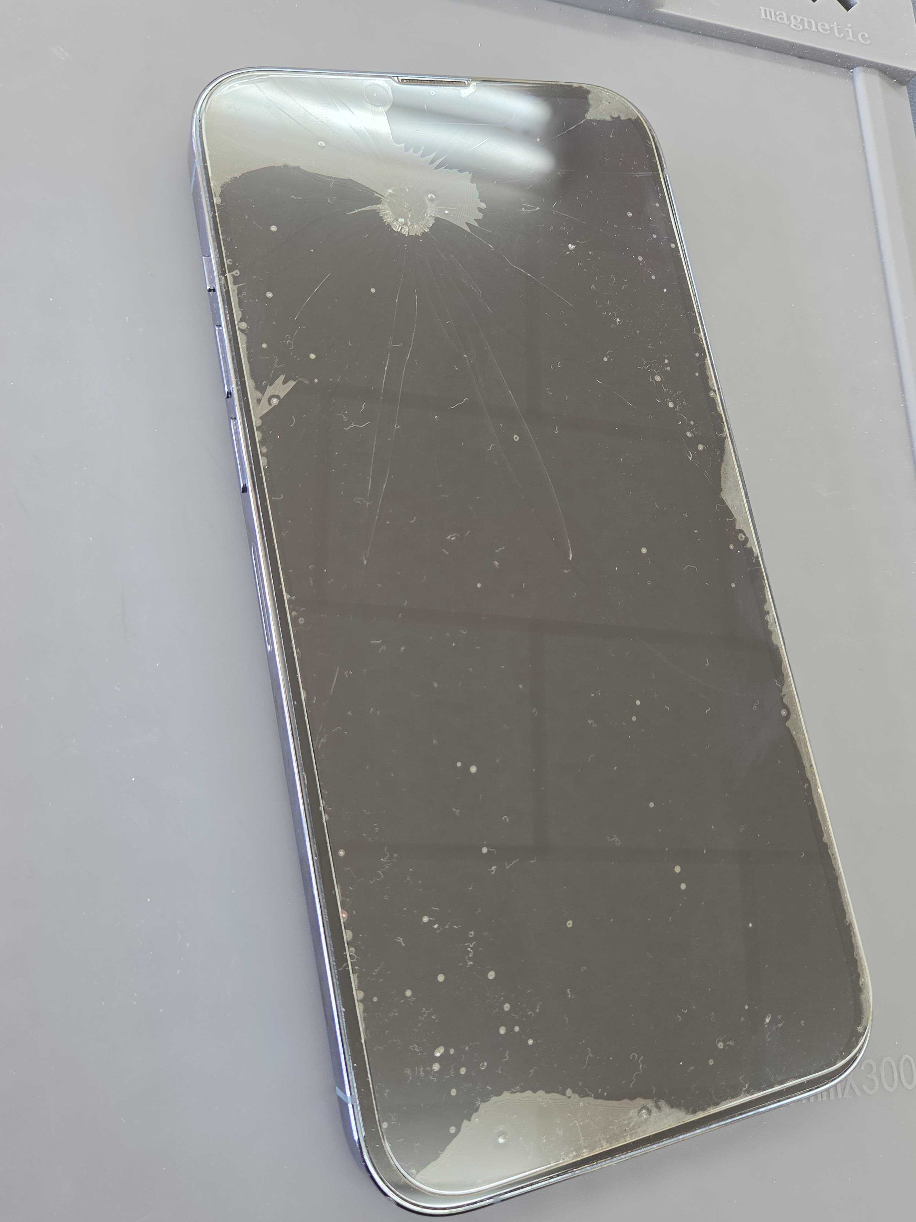 豊川市】iPhone 13 Pro Maxの画面割れ修理｜最短60分で画面交換対応！