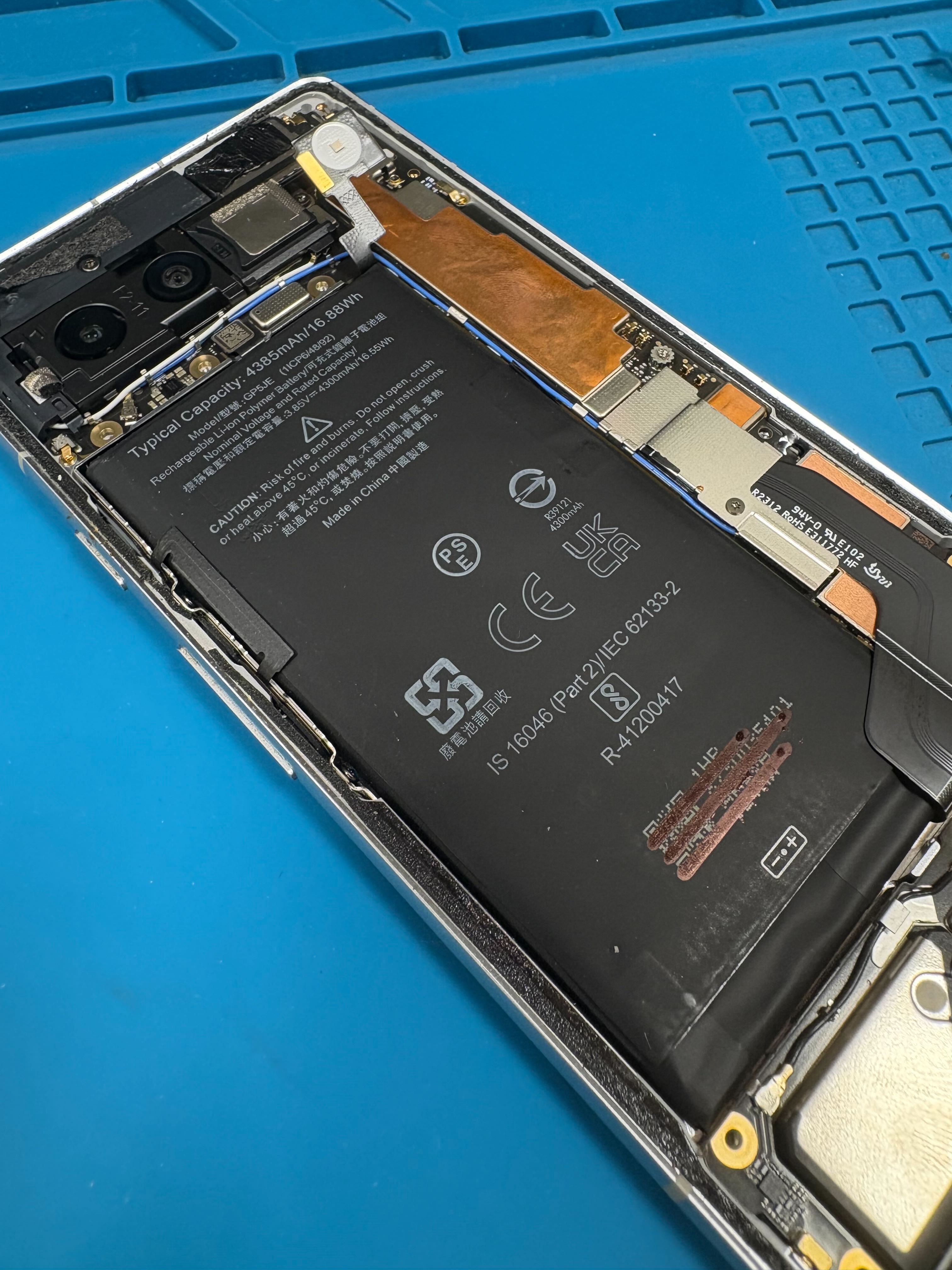 Google pixel 7a バッテリー膨張⚡ バッテリー交換【イオン豊橋南】