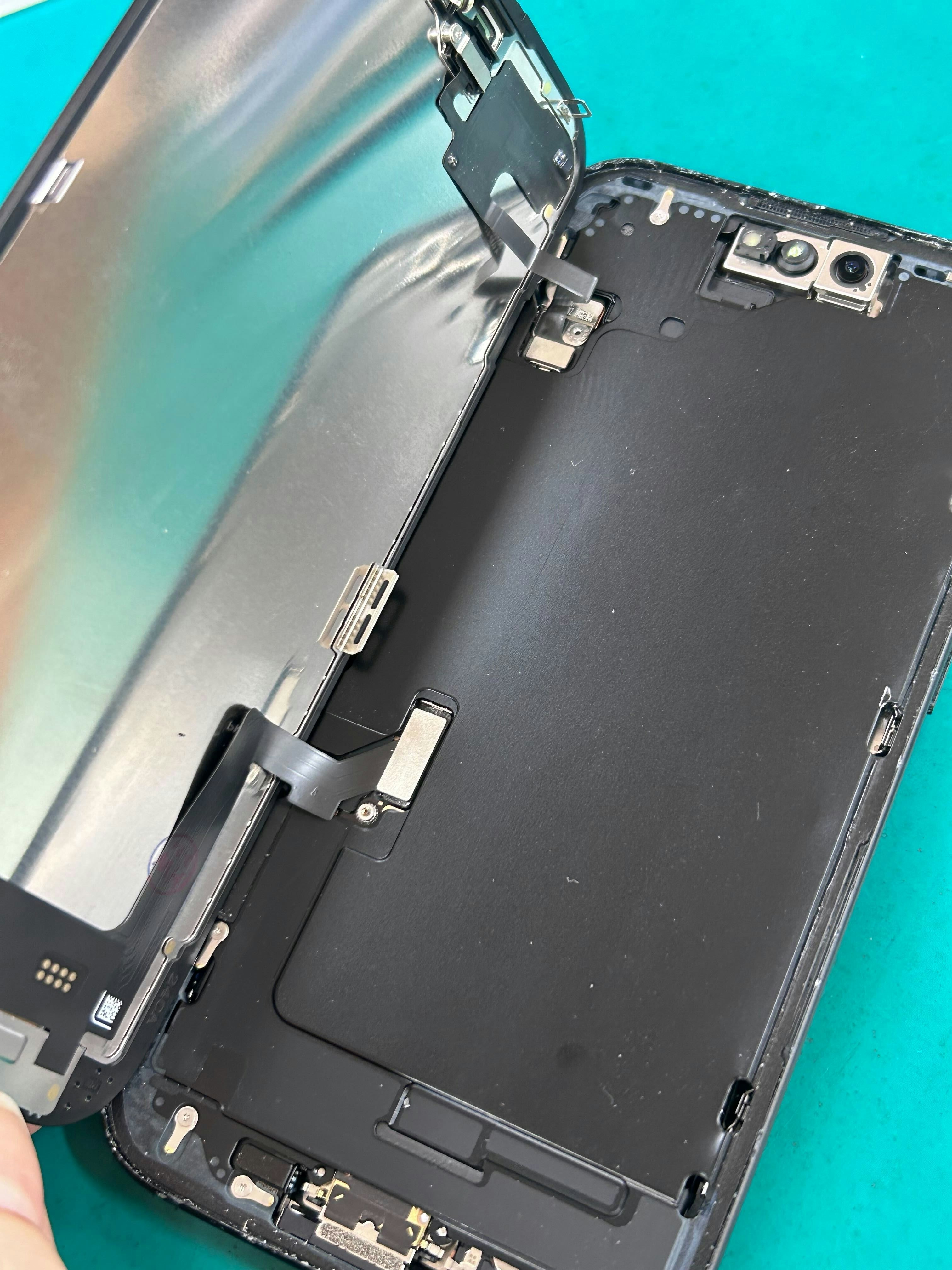 iPhone15 画面割れ