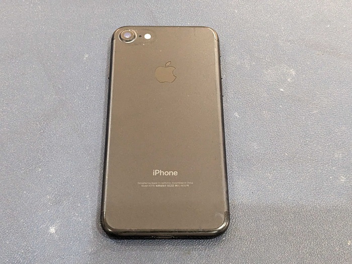 iPhone7plus black 画面割れ※問い合わせ対応中 iPhone7Plus】この画面割れは軽度？それとも重度？ | 鹿児島のiPhone