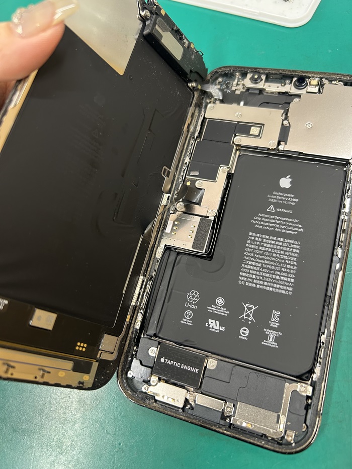 iPhone12Promax 背面ガラスの割れ バックパネル交換 【イオン春日井店】