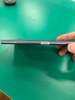 Xperia XZ1バッテリー膨張　【一宮】