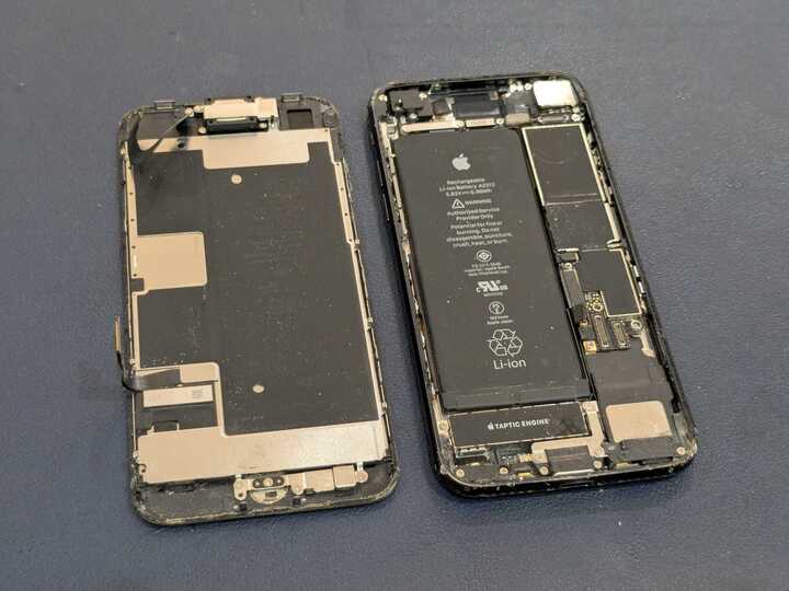 春日井】iPhone SE（第2世代）の画面交換を実施しました！画面割れ修理
