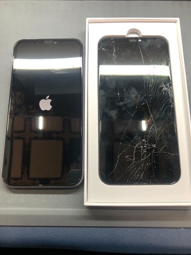 iPhone11の表示不良