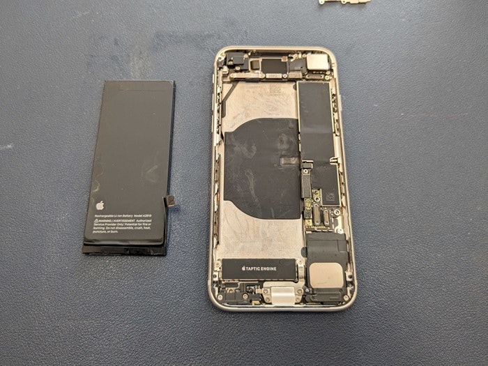 iPhone SE SE3 第3世代 充電持ち バッテリー持ち 1日持たない バッテリー交換 電池交換 修理 直す 治す