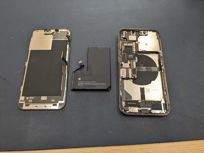 岡崎市】・iPhone 13Pro バッテリー交換 まちスマ岡崎店