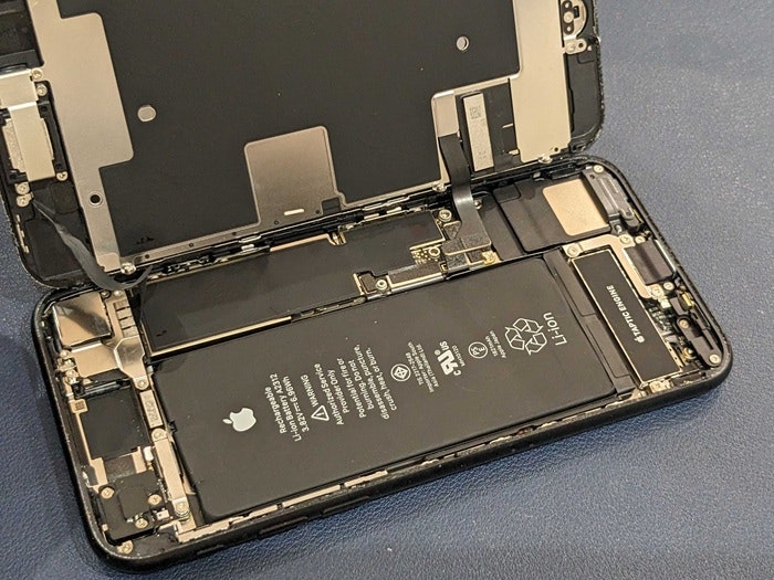 iPhoneSE2　バッテリー交換　バッテリー修理　充電持ち悪い