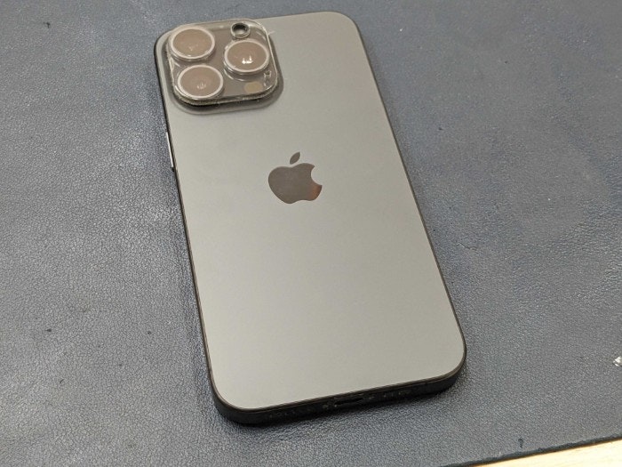 あいふぉん アイフォン iPhone 15ProMax 画面に線 表示不良 画面真っ暗 音はする タッチがきかない 画面 修理 交換