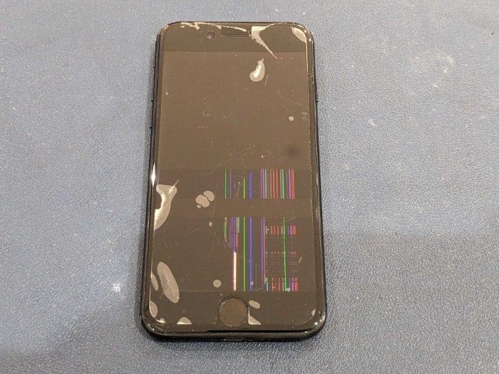 iPhone 7 画面修理 画面に線 画面映らない 画面割れ