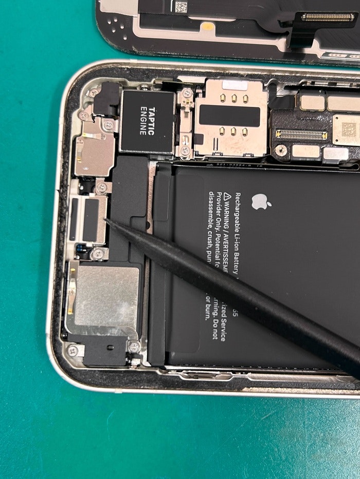 iPhone13 ドックコネクター