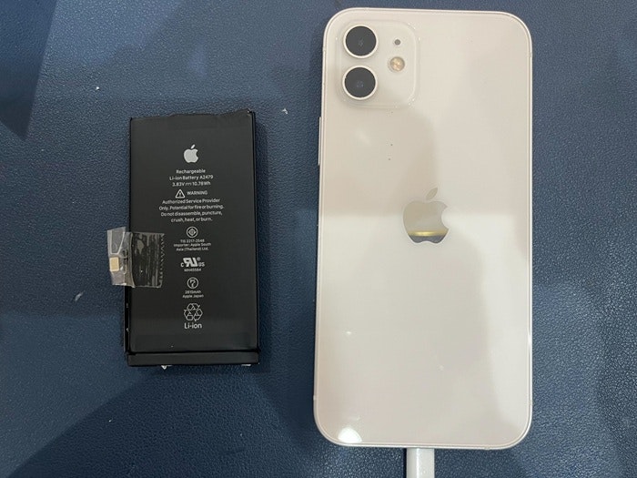あいふぉん　アイフォン　iPhone　充電もたない　1日もたない　減りが早い　経年劣化　サービス表記　電源勝手に落ちる　シャットダウン　ばってりー　バッテリー　交換　修理