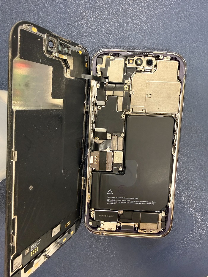 iPhone 14 pro 背面ガラス割れ 【イオン春日井店】