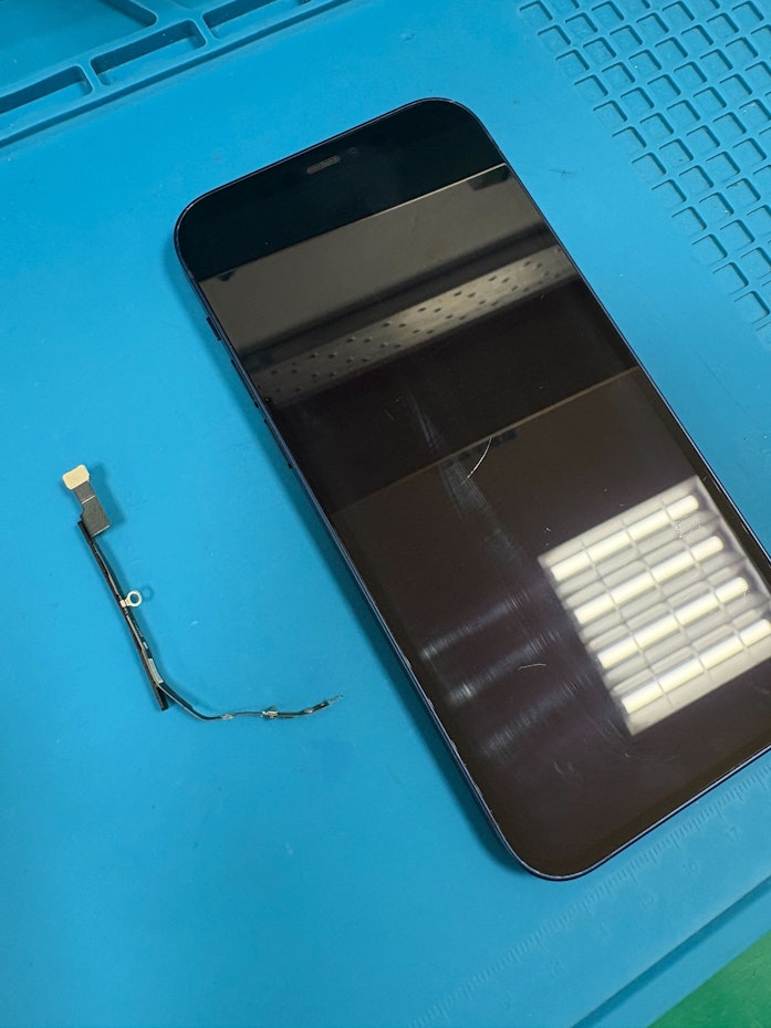 タッチ決済使えない　iPhone12　豊橋修理　