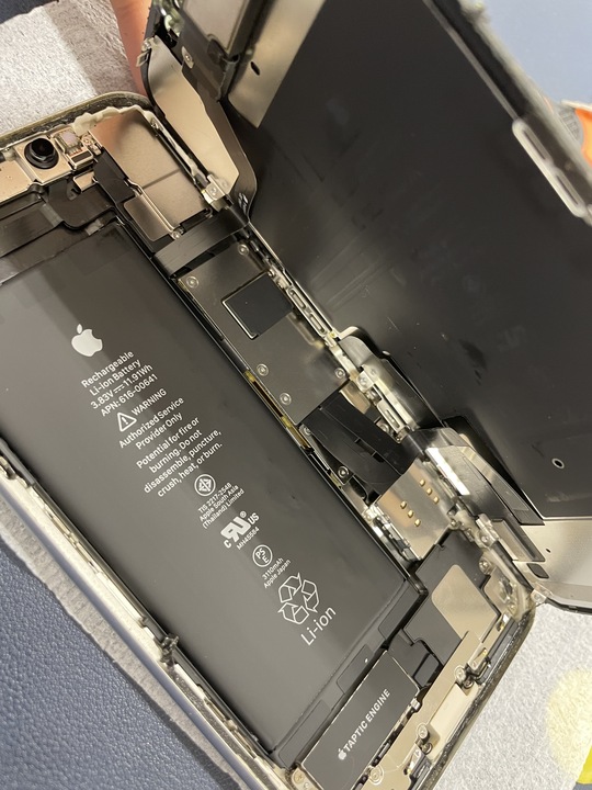 iPhone11】画面割れと液漏れも即日修理で安心！｜まちスマ イオン春日井店