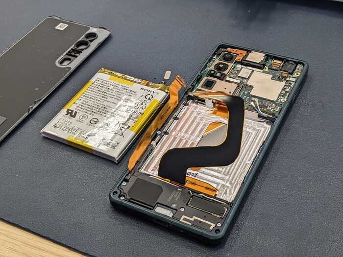 Xperia エクスペリア　1 lll　バッテリー　ばってりー　充電減り早い　経年劣化　交換　