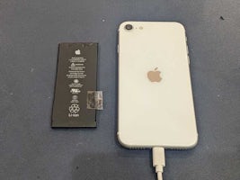 【即日60分で修理！】豊川市でiPhoneSE2のバッテリー交換🌟【電池の減りが早い】