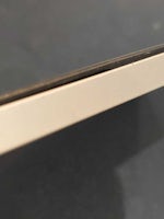 【豊田市】iPhone 12のバッテリー膨張修理！画面が浮いてしまった症状も即日改善しました