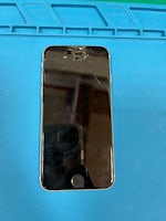 iPhoneSE3 画面割れてしまった📱 画面交換【イオン豊橋南】