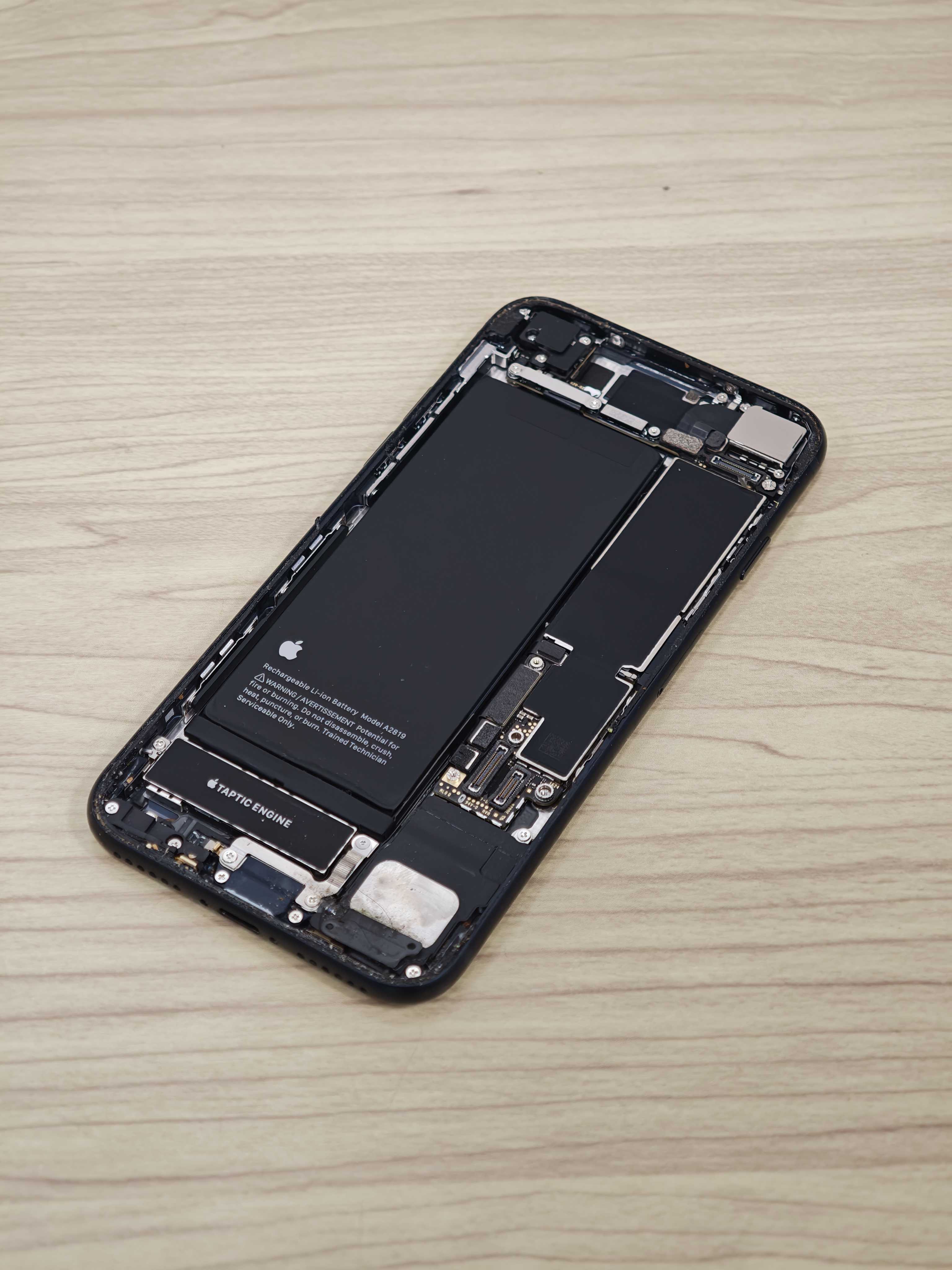 一宮 iPhone SE（第3世代）の画面交換修理