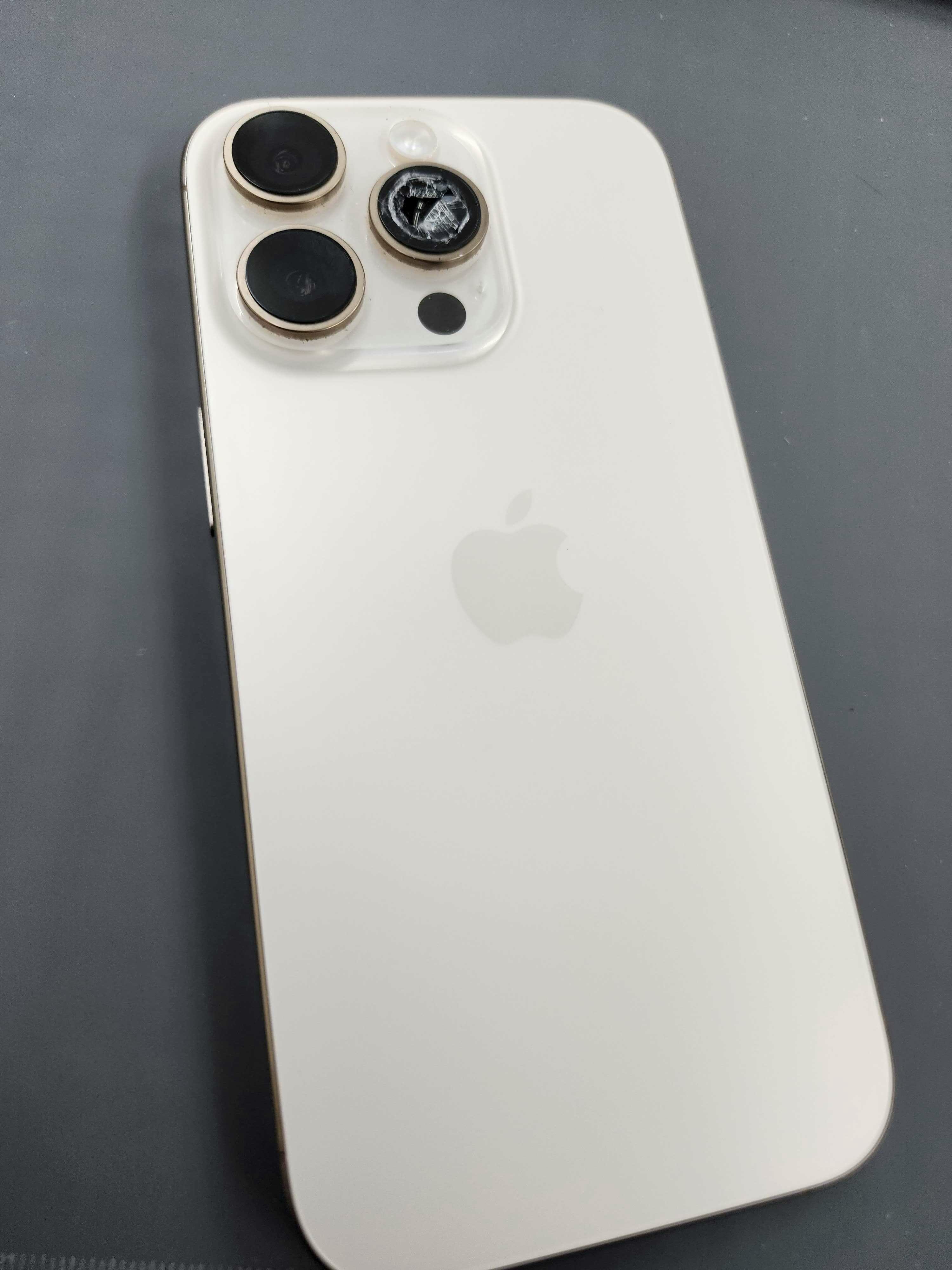 iphone16Pro　iPhone修理　iPhone　修理　レンズ割れ　カメラレンズ割れ　豊川　豊橋　新城　蒲郡　湖西　浜松