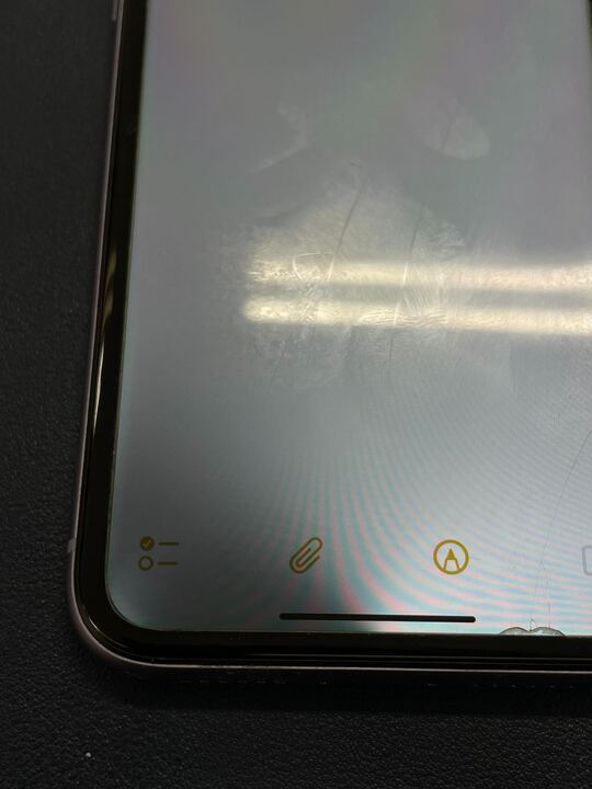 修理ブログ】iPhone11｜黒いシミのような表示？液漏れじゃないけど気に