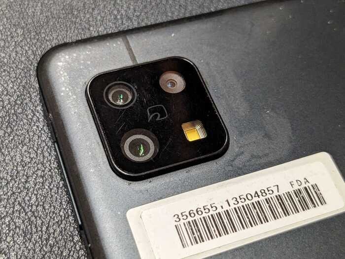 あくおす　アクオス　AQUOS　sense6　水に浸かった　水没　すいぼつ　起動しない　画面真っ暗　お風呂　水場　中に水が入った