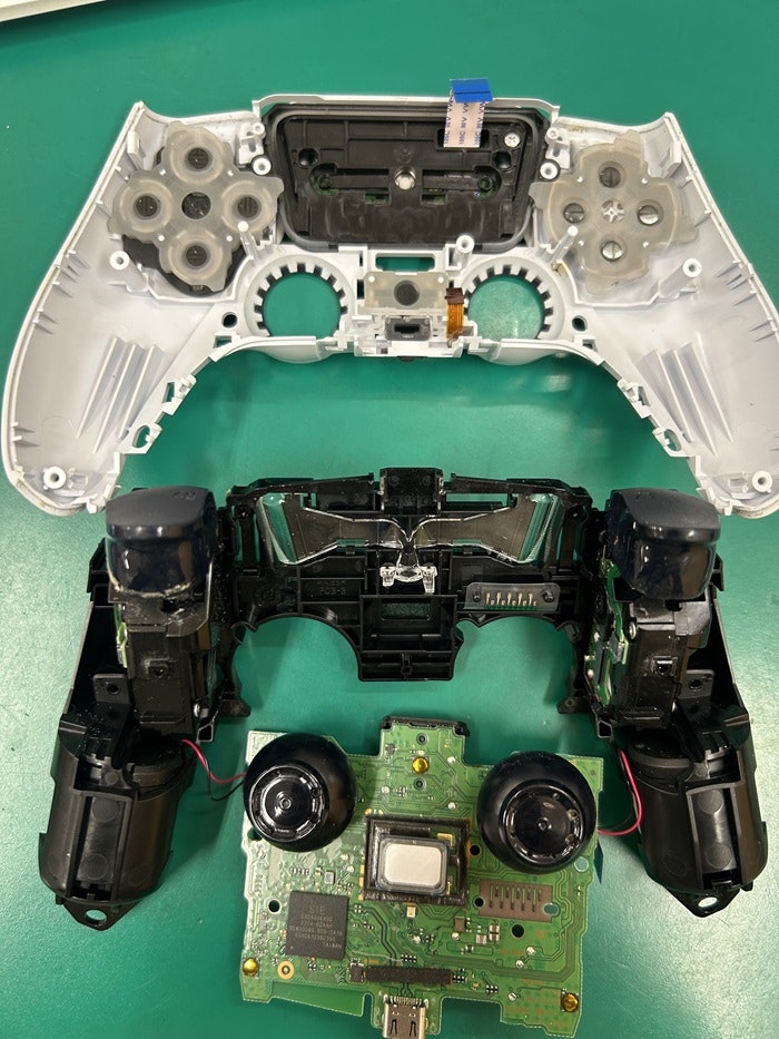 PS5　コントローラー　分解清掃　春日井市・高蔵寺・瀬戸市・尾張旭市・多治見市・長久手市・守山区その他名古屋