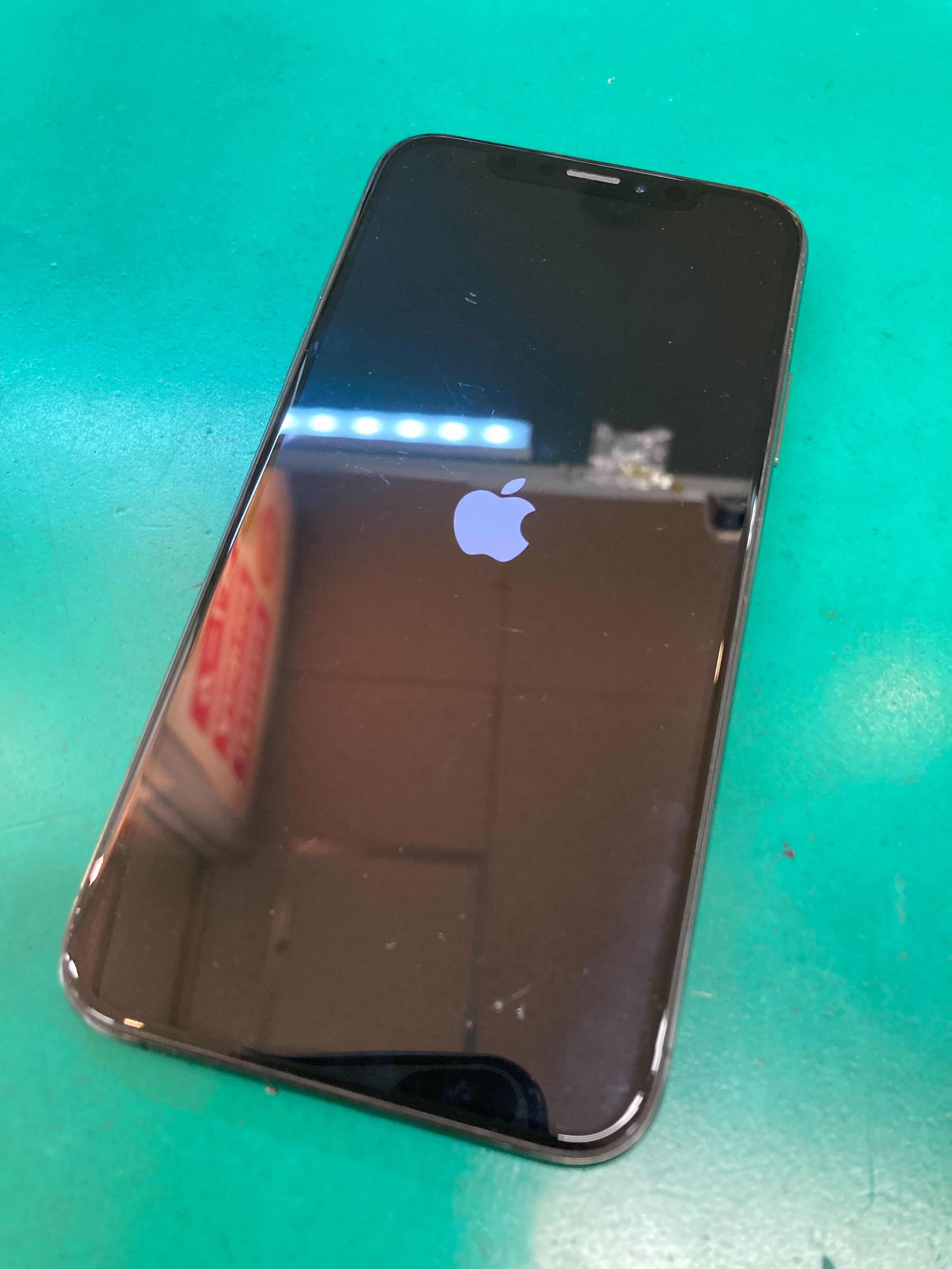 iPhoneXS リンゴループ修理】データそのまま！近接センサー交換で無事