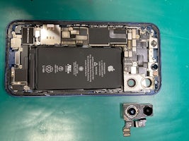 【豊川市でiPhone 12 miniのアウトカメラ交換】突然カメラが起動しない症状も修理で改善！