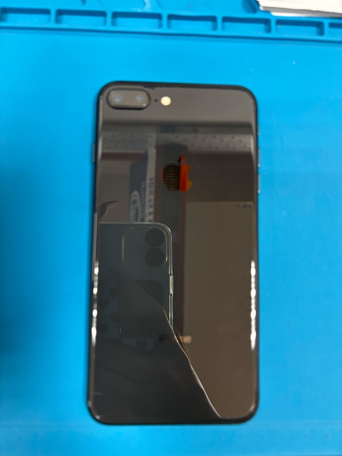 iPhone8plus バッテリー劣化 即日修理