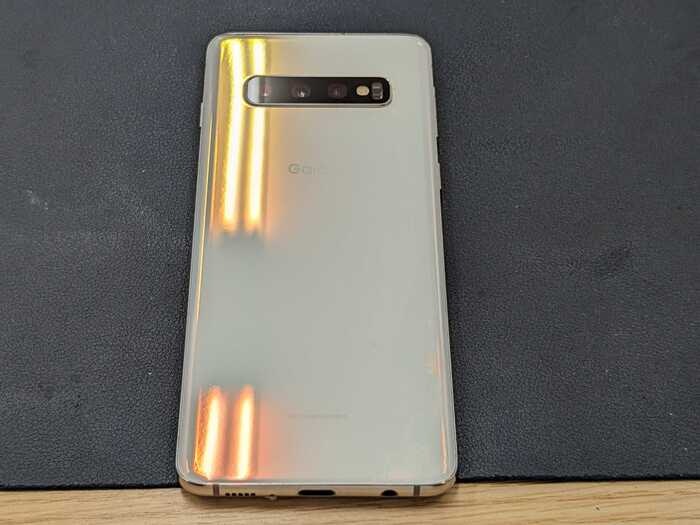 Galaxy　ギャラクシー　ぎゃらくしー　S10　充電減り早い　膨張　電源落ちる　発熱　ばってりー　バッテリー　修理　交換