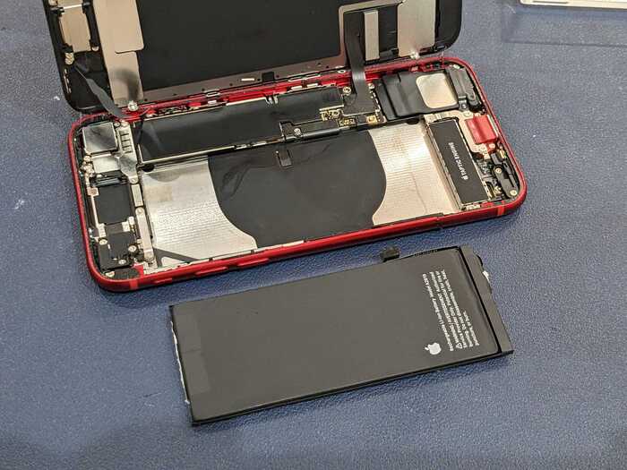 iPhone SE3 充電持ち悪い バッテリー持ち悪い 充電持ち良くする バッテリー持ち良くする バッテリー交換 故障 修理
