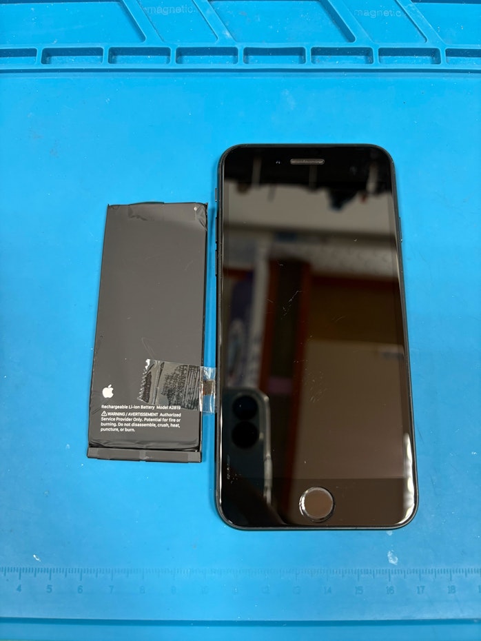 iPhone修理　SE2　SE3