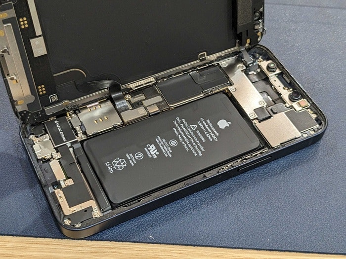 iPhone 12 充電持ち悪い バッテリー持ち悪い 充電持ち良くする バッテリー持ち良くする バッテリー交換 故障 修理
