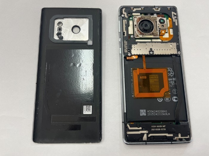 AQUOS アクオス AQUOS R6　充電減り早い　発熱　膨張　膨らみ　電源落ちる　ばってりー　バッテリー　交換　修理