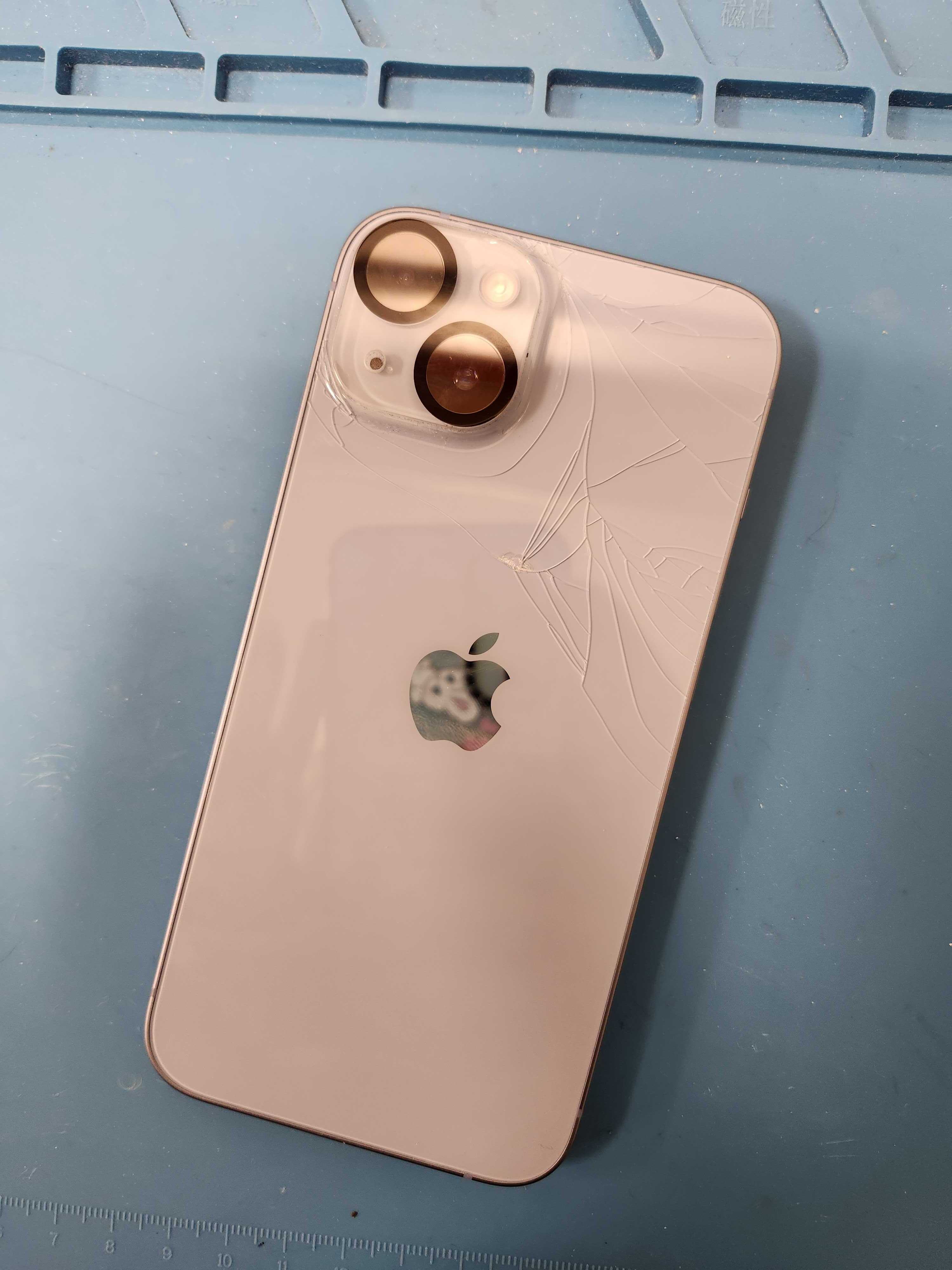 iPhone14 背面がバキバキに割れてしまった！😱💦背面交換！イオン豊橋南
