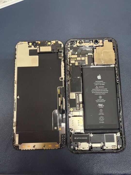 Phone 13　充電できない　充電部修理　後　分解