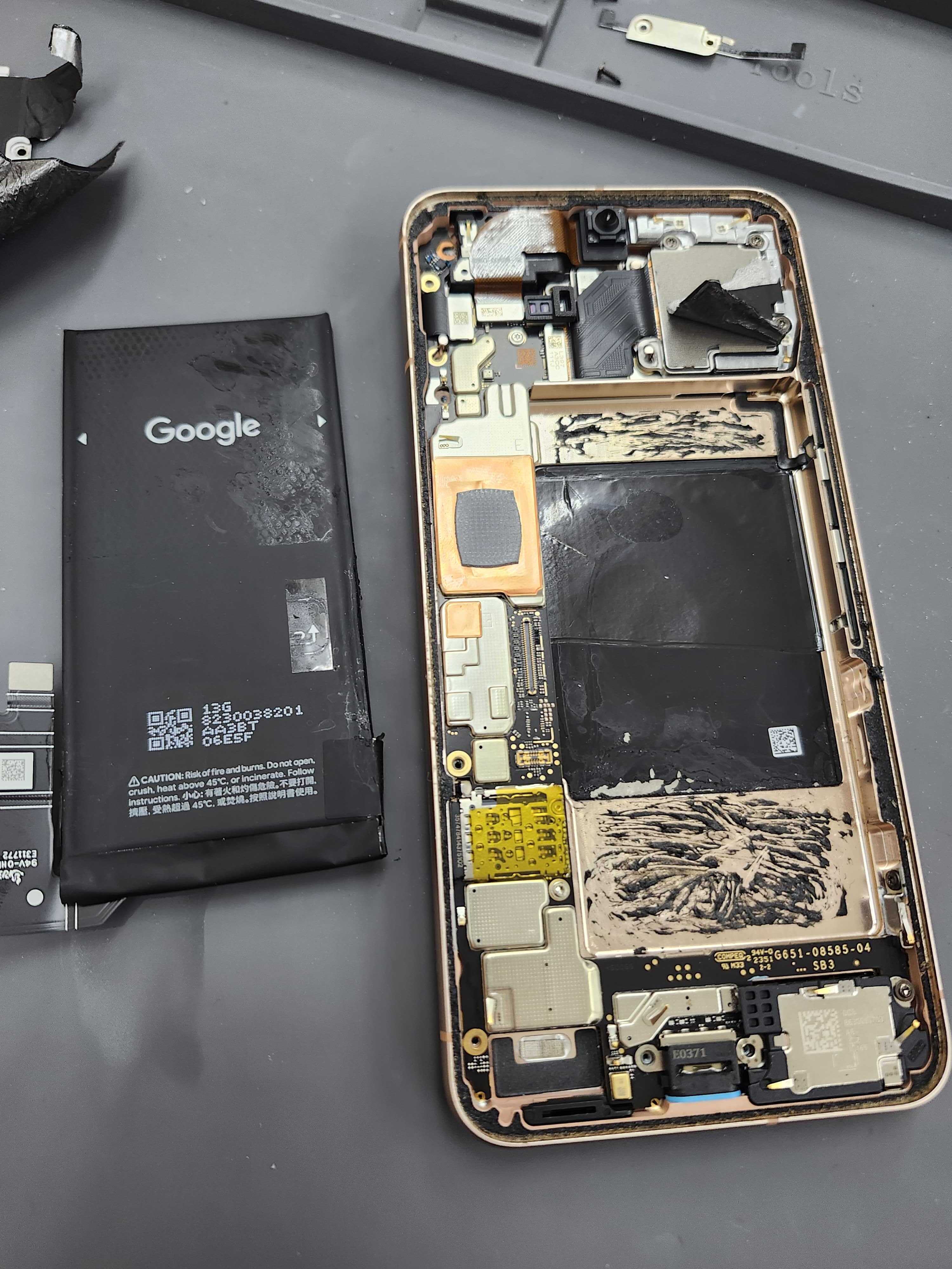 豊川市】Pixel8が起動しない！？バッテリー交換で即日復旧しました！