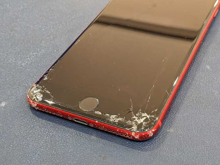 iPhone 8Plus 画面割れ 液晶割れ ガラス割れ 修理 故障 交換 直す 治す