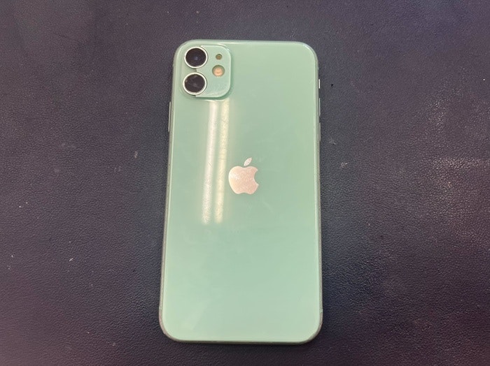 あいふぉん　アイフォン　iPhone11　セブン　充電減りが早い　もちが悪い　経年劣化　サービス表記　急に電源落ちる　1日もたない　ばってりー　バッテリー　交換　修理