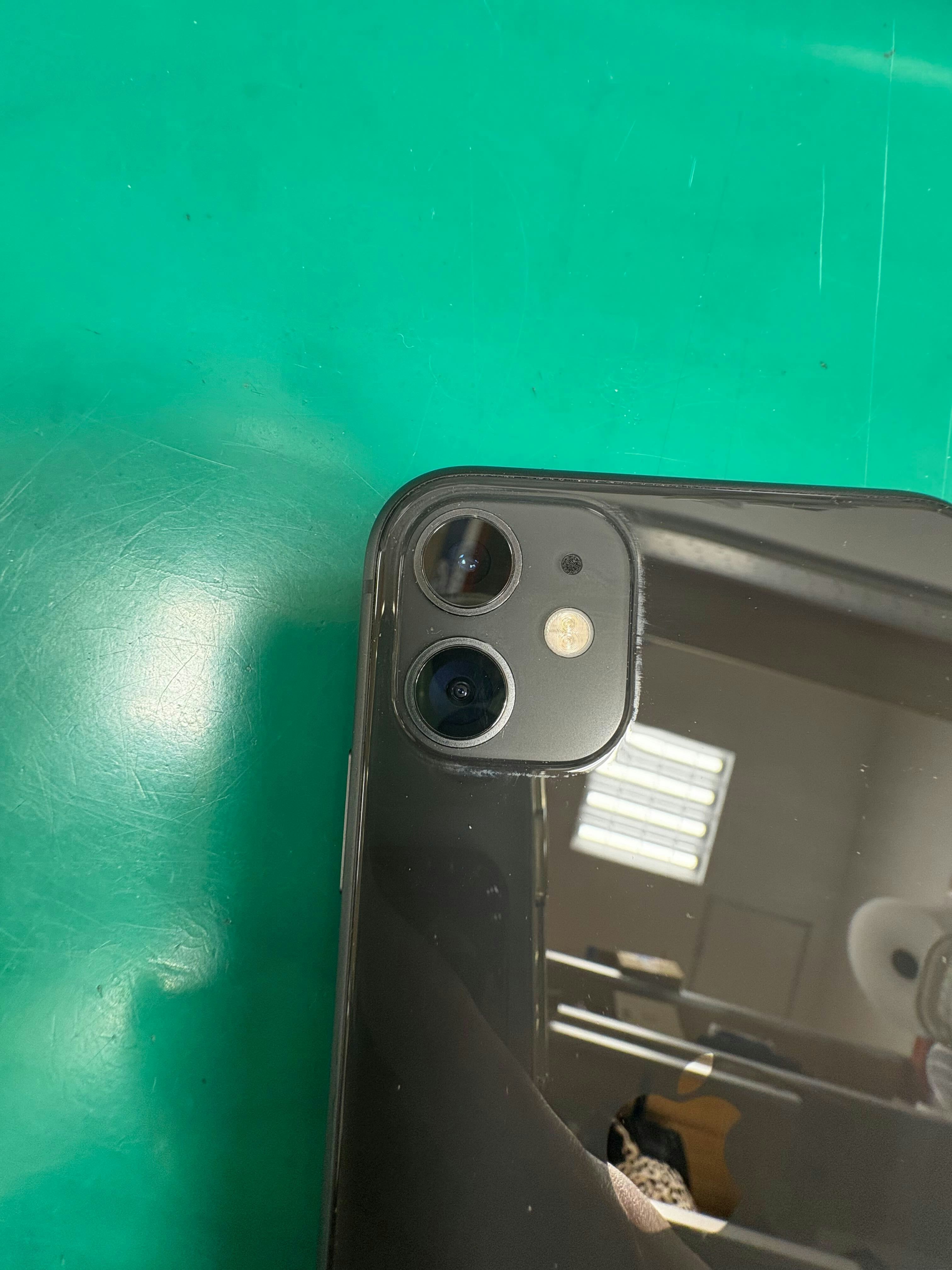 iPhoneカメラレンズ交換　豊橋スマホ修理　即日