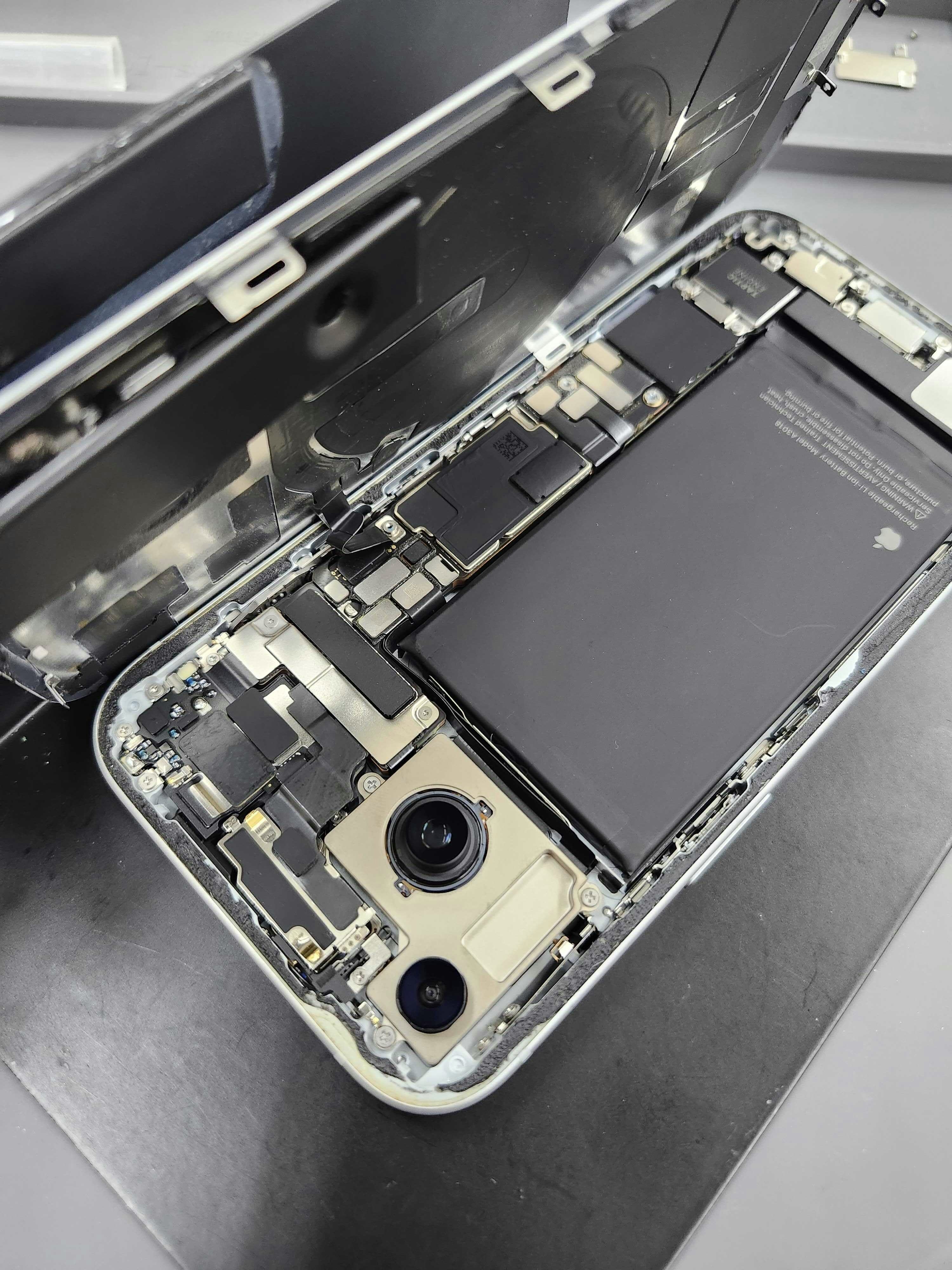 iPhone　カメラ修理　異音　修理　豊川市　スマホ修理　アウトカメラ　豊川　豊橋　新城　蒲郡　湖西　浜松　湖西　